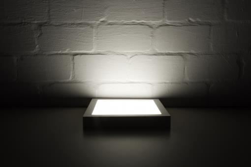 Kronleuchter & Deckenlampen: LED Panel Leuchte 24W Quadrat 30 x 30cm Aufputz super hell – Neu und originalverpackt aus St. Gallen von schnaeppchen-preise 1