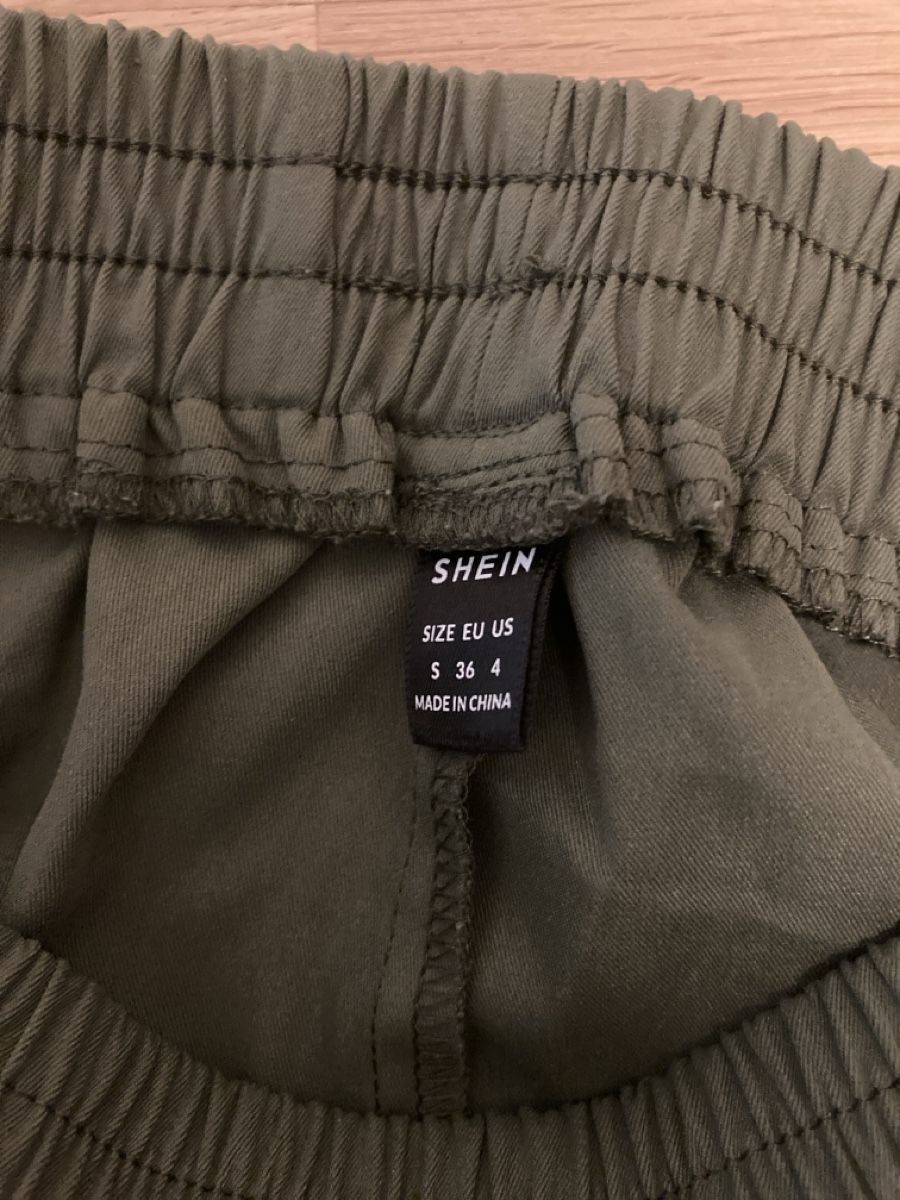 Shein Pantaloni: Cargo Hose militärgrün – Usato da Urtenen-Schönbühl venduto da alessibas 2
