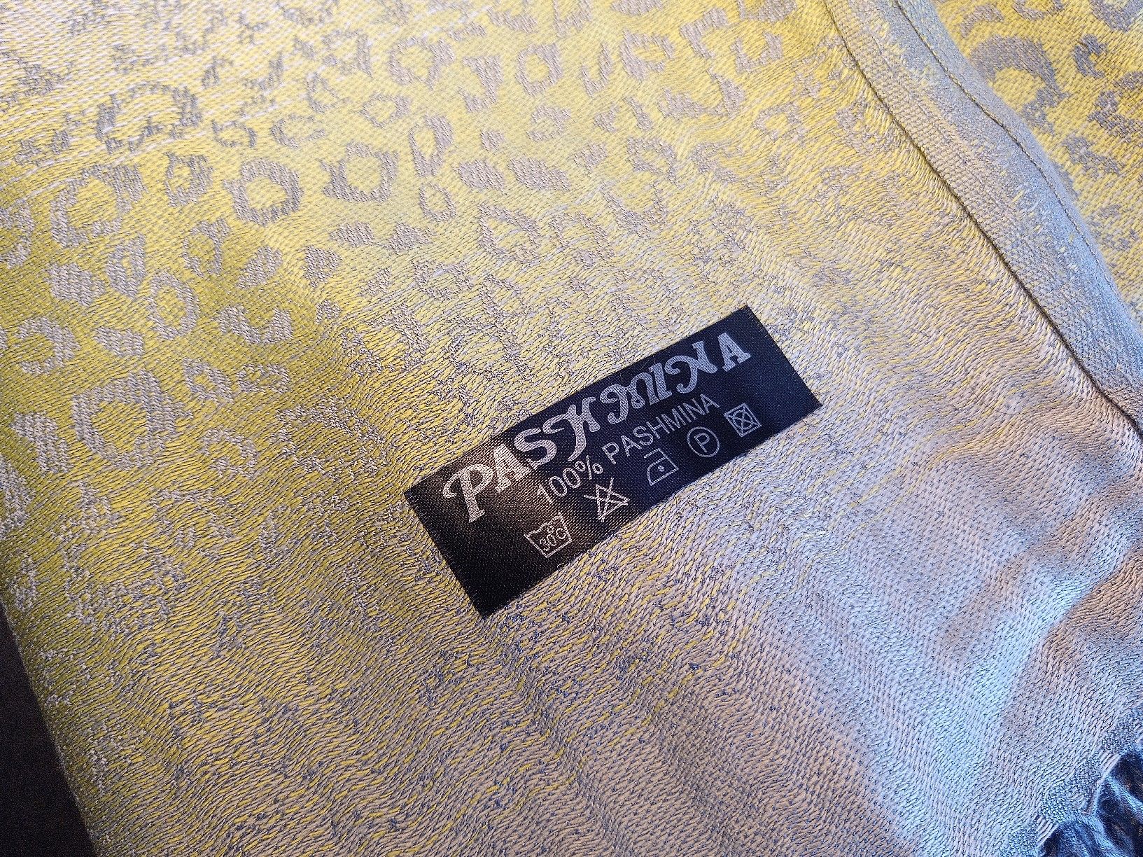 Foulards, Tücher & Schals: Schal / Tuch aus Paschmina / Pashmina – Gebraucht aus Reiden von Zofi-Brocki 1