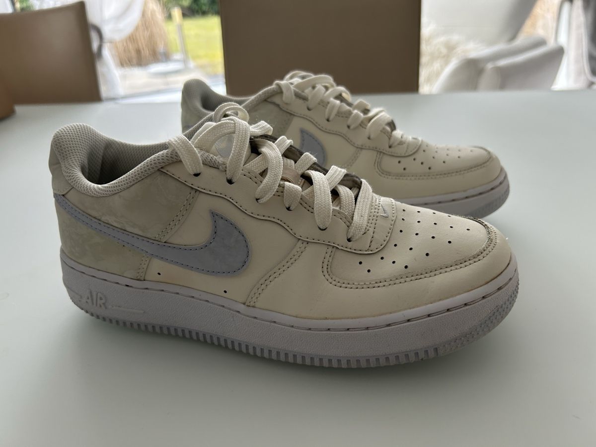 Scarpe da uomo: Nike Air Force 1 beige clair, pointure 39 – Usato da Boncourt venduto da fcb2005 1