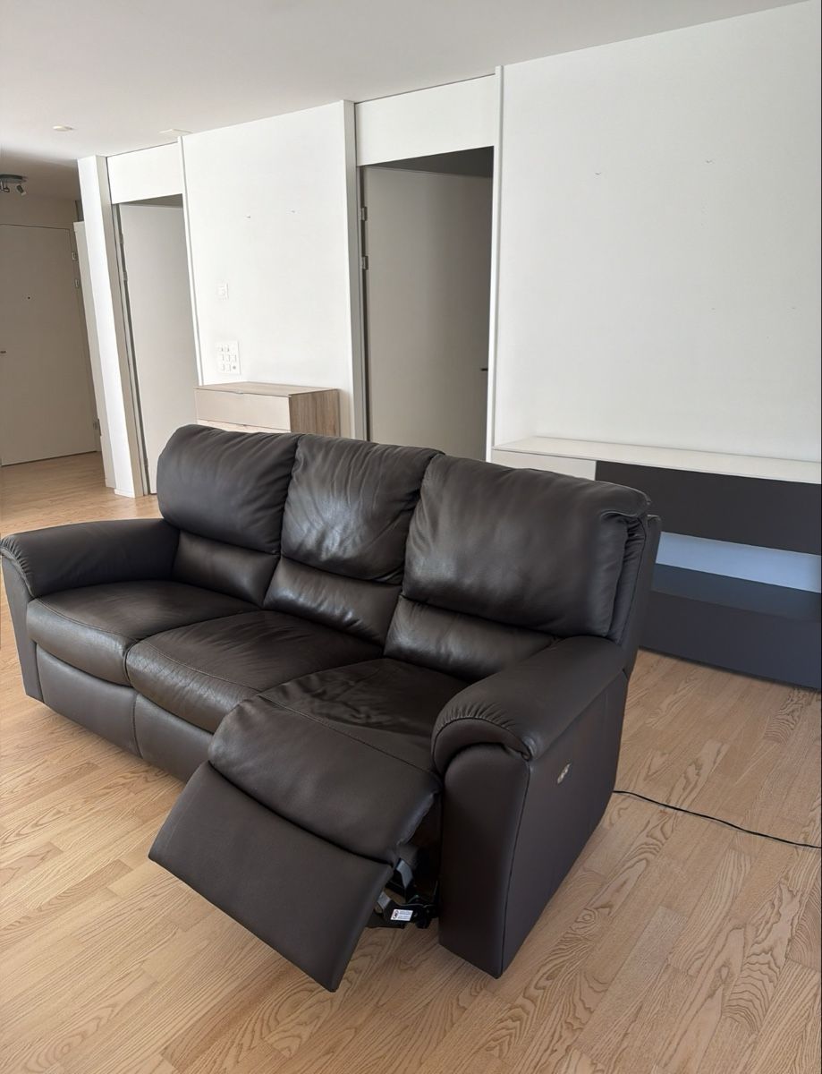 Sofas: Leder Sofa mit Relaxfunktion – Gebraucht aus Rheineck von Jessebell13 1