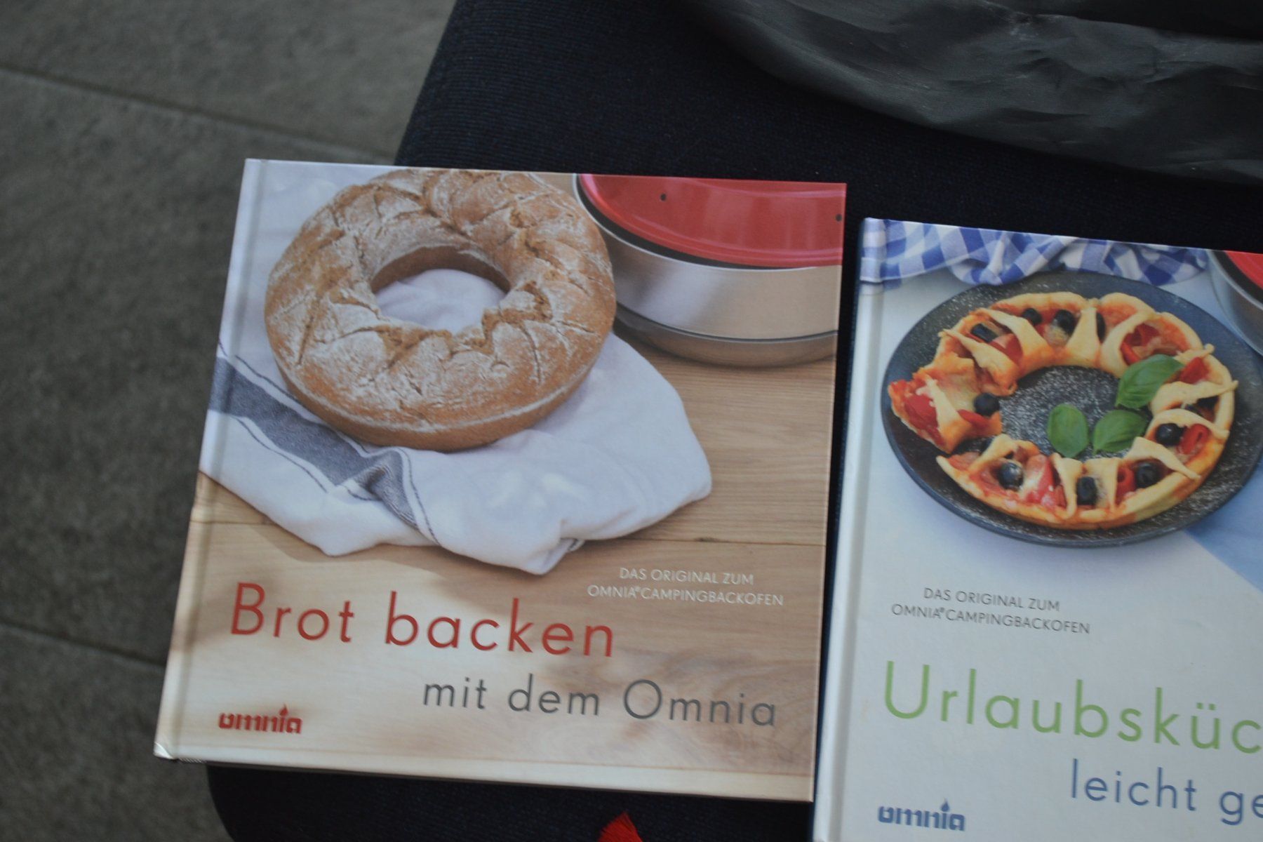 Komplettküchen: Omnia Camping-Backofen mit Silikoneinlage – Gebraucht aus Kölliken von  7