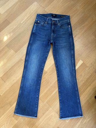 7 for all Mankind Jeans Gr.24, leichter Schlag, offener Saum