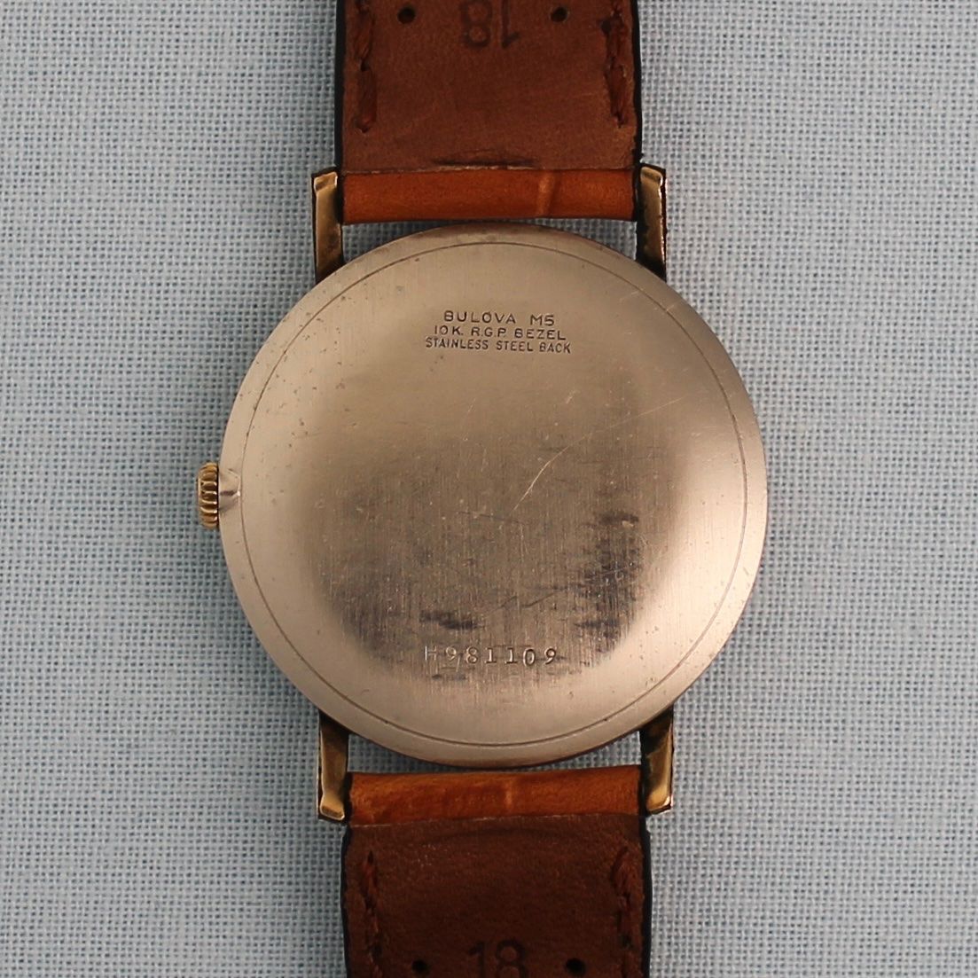 Bulova Uhren: BULOVA 10K GOLD R.P.G. BEZEL 32MM – Gebraucht aus Zürich von tobleratelier 2