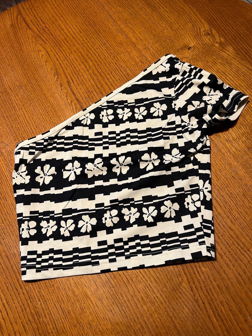 Tops: Haut dame asymétrique – Gebraucht aus Montsevelier von Batson