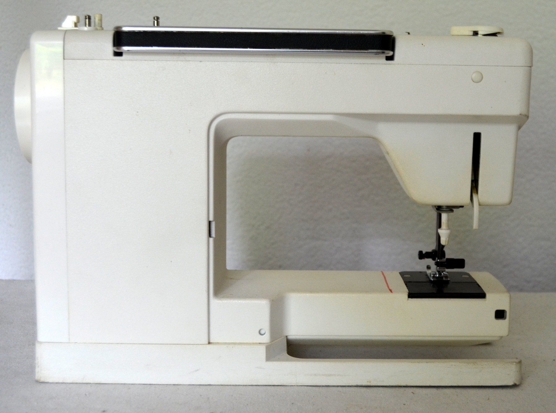 Elna Macchine da cucire: Elna 500 electronic Nähmaschine / Machine à coudre – Usato da Collonges venduto da arashee 4