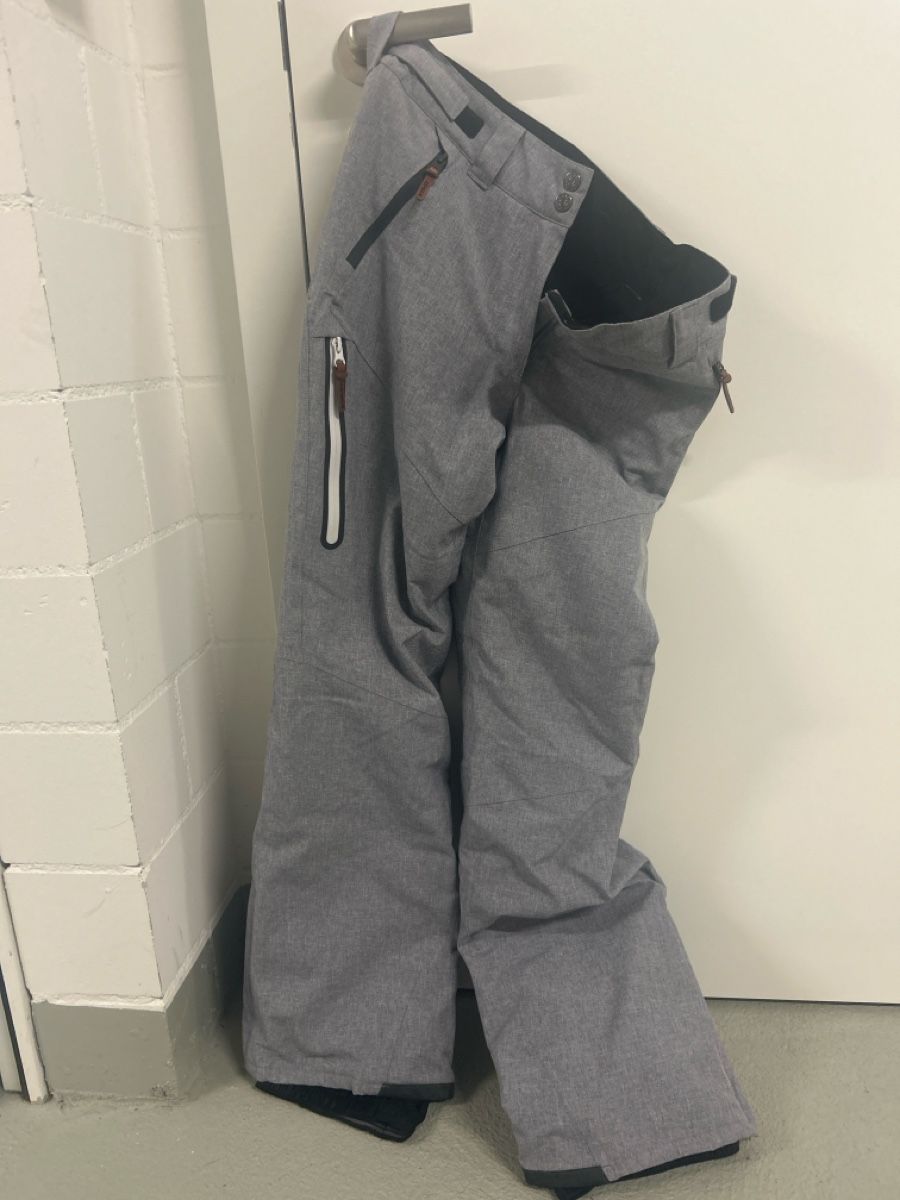 Icepeak Lots de vêtements: Ski-Jacke und Skihose neuwertig – D'occasion à Busswil TG par Federbaum456 2