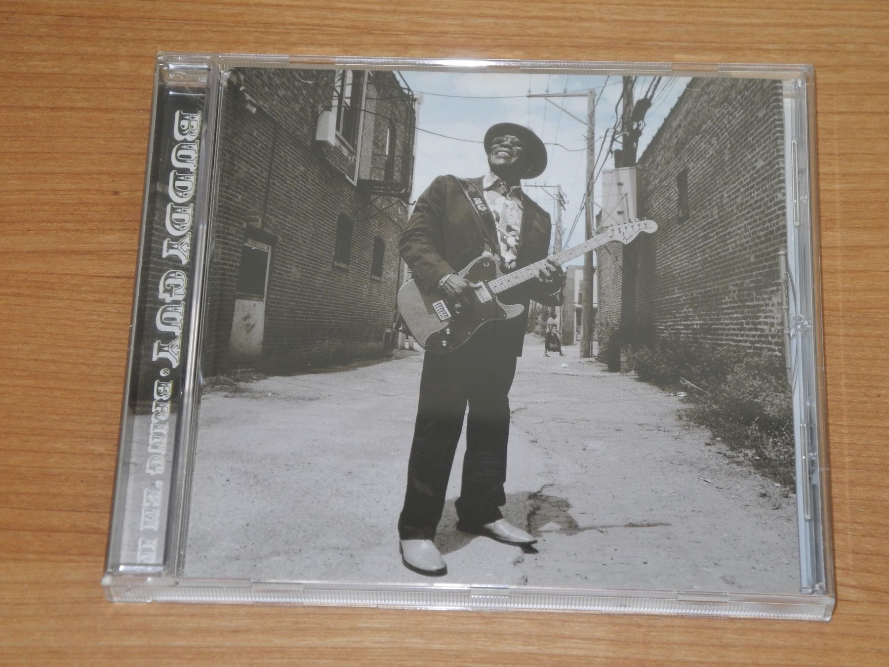 CDs: BUDDY GUY: BRING `EM IN - SILVERTONE – Neuf (Voir description) à Fahrwangen par Swirl2