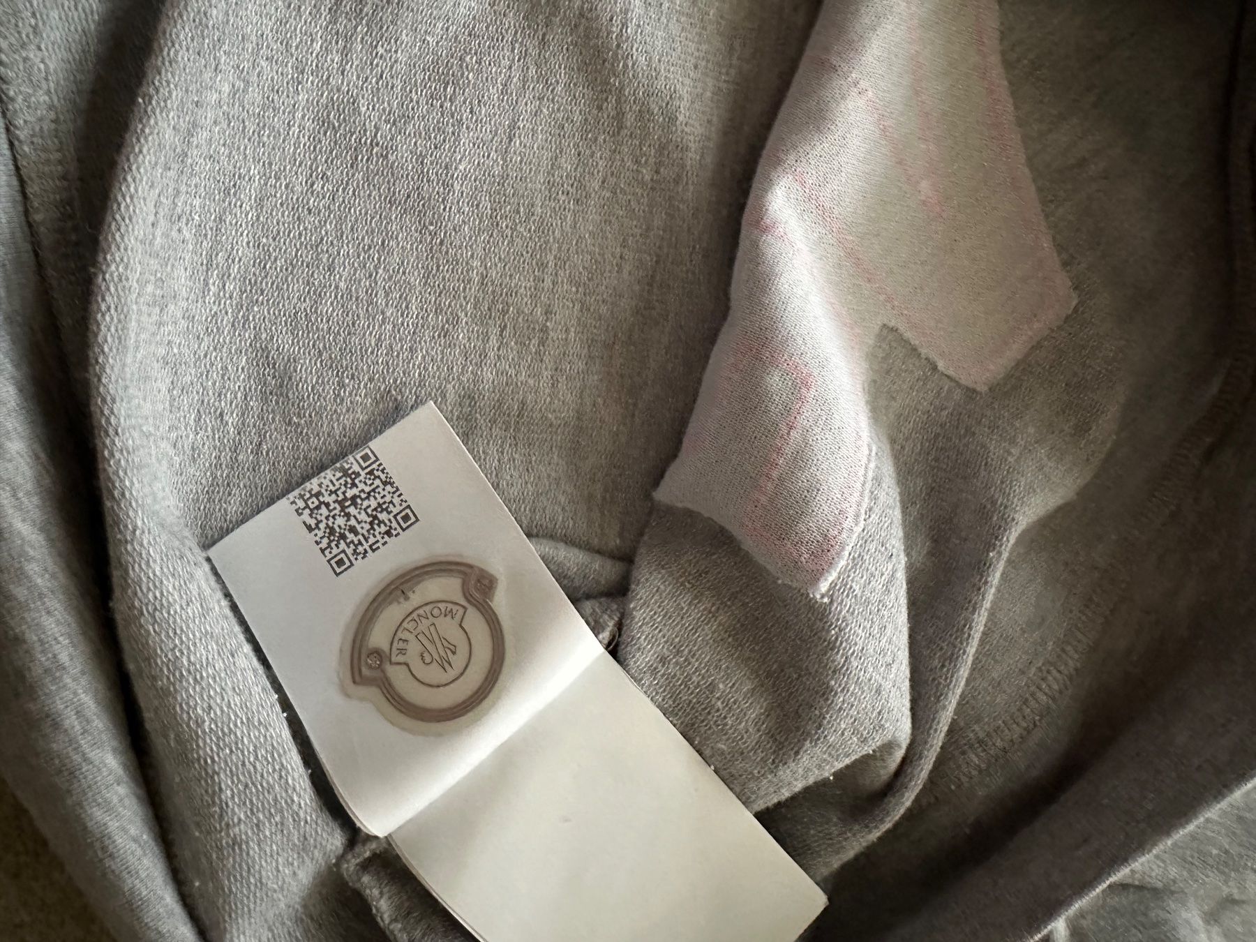 Moncler Maglioni & Felpe: Pulli Moncler – Nuovo (secondo la descrizione) da Ebikon venduto da nat_jzh5 5