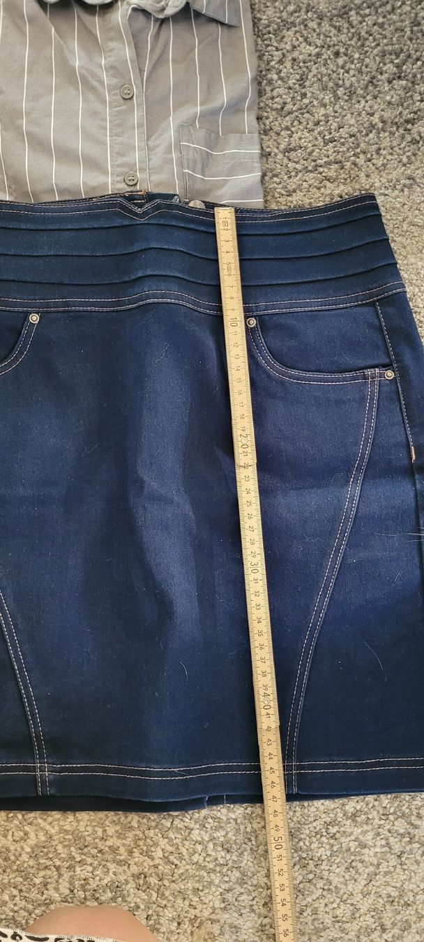 Vestiti & Gonne: Jupe jeans bleu foncé  – Usato da Farvagny-le-Grand venduto da Nayanis 2