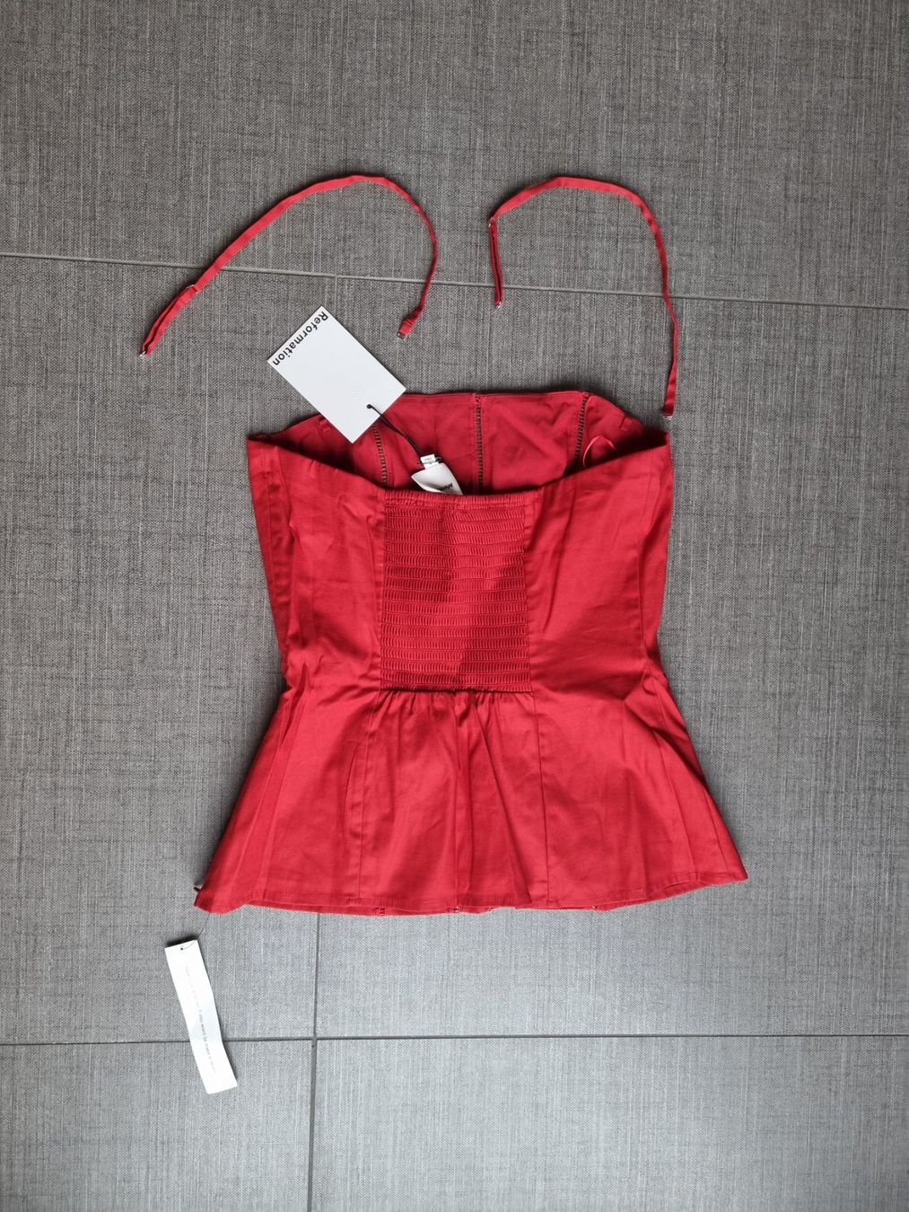 Reformation Tops: Dark red top Reformation – Neu und originalverpackt aus Zürich von mil_x6rf 1