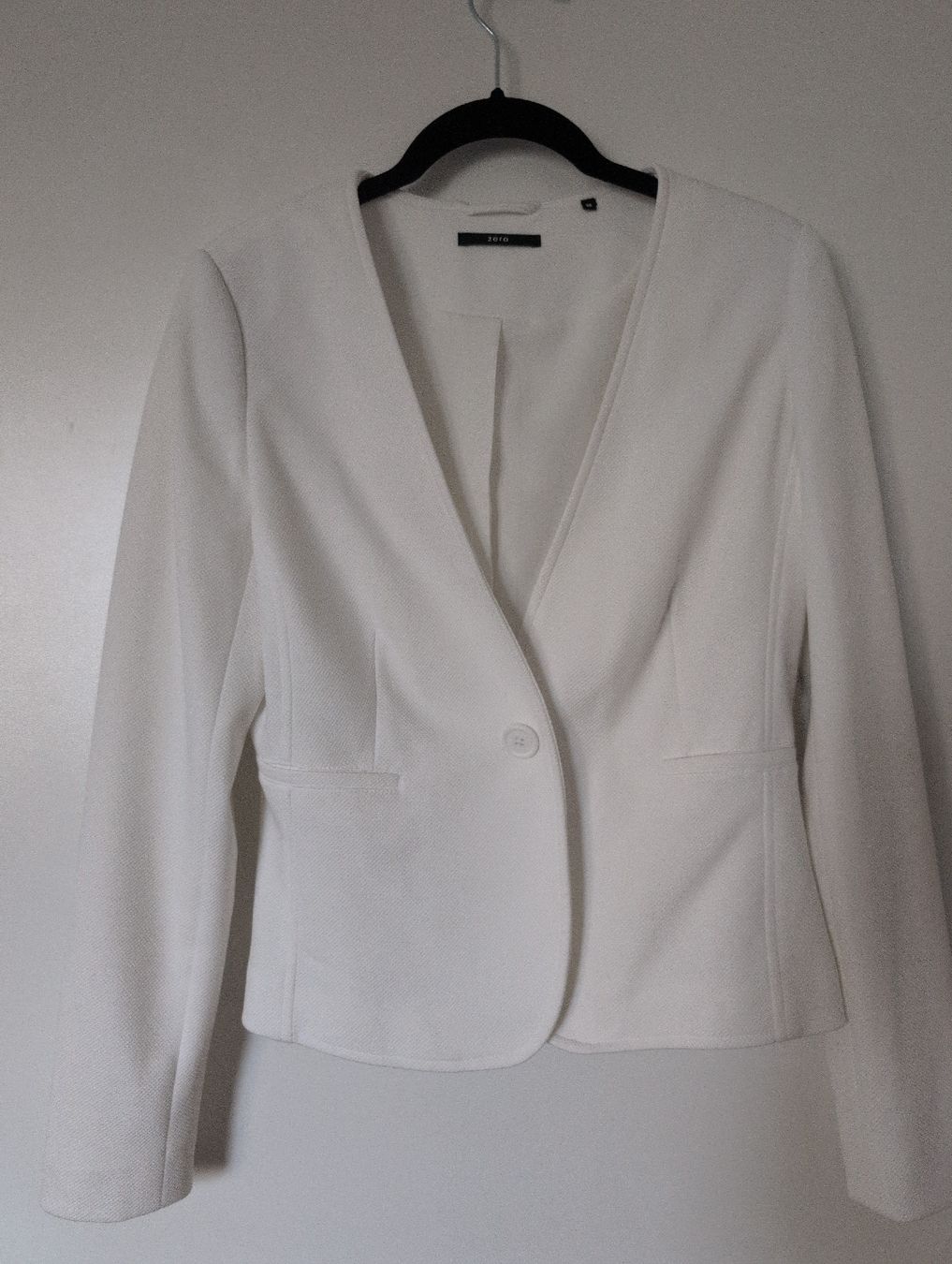 Vestes: Zero Blazer, Weiss, Grösse 36 – D'occasion à Morges par bar_v9mx