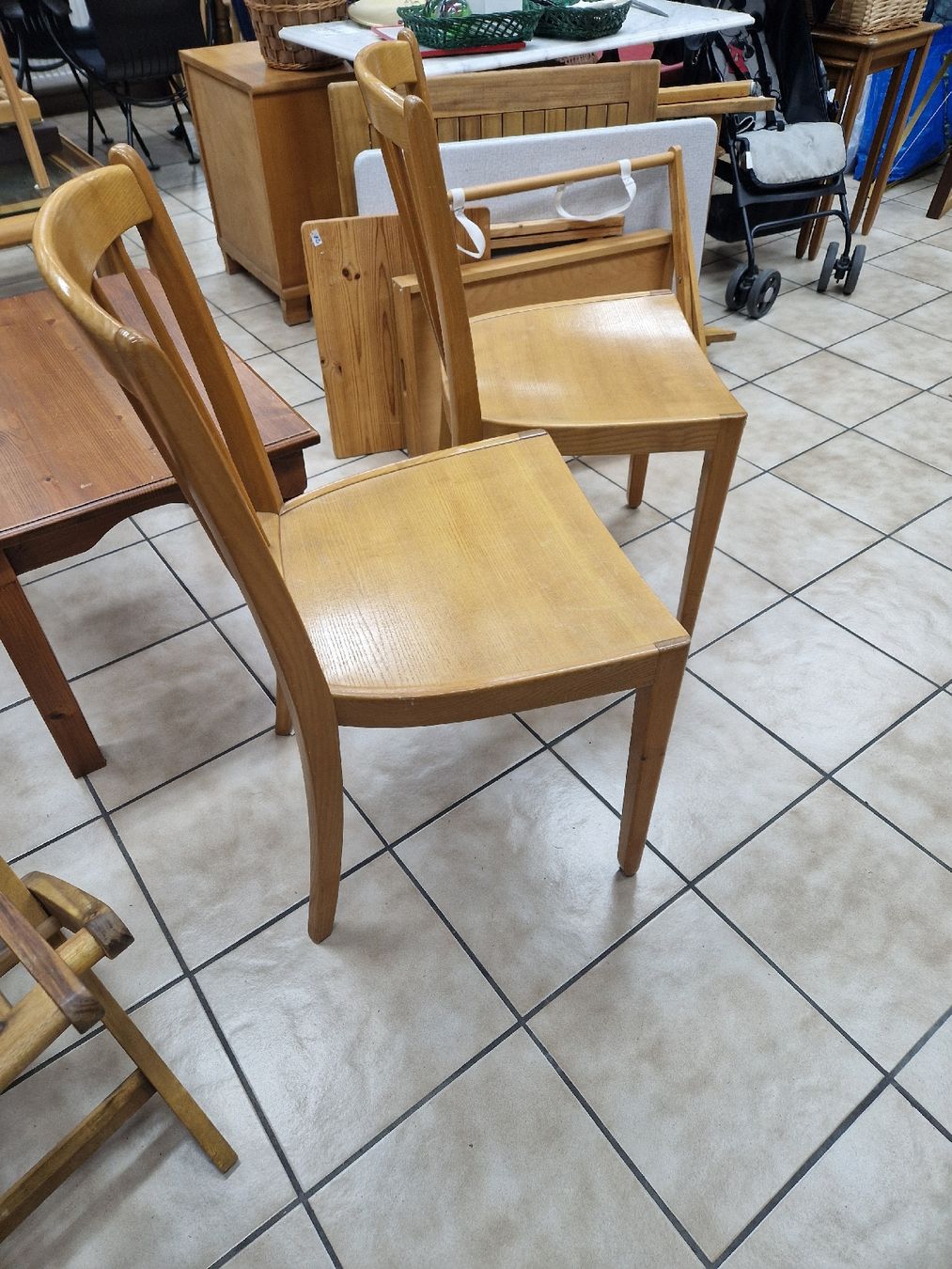 Sedie: 2 Holzstühle wunderschön – Usato da Mörigen venduto da Clio111 1
