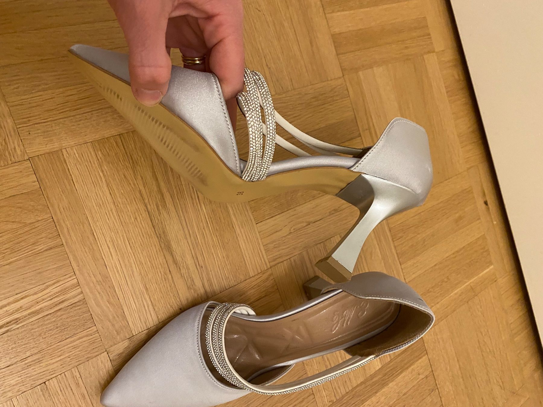 Scarpe da donna: Brautschuhe – Usato da St Gallen venduto da Thedda 3