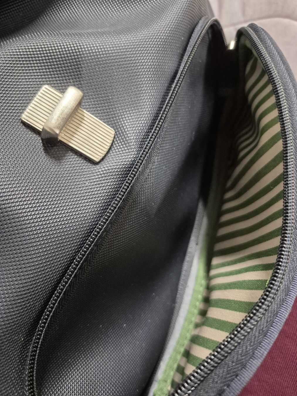 Lacoste Borse: sac lacoste comme neuf – Nuovo (secondo la descrizione) da St-Pierre-Clages venduto da _RV 8