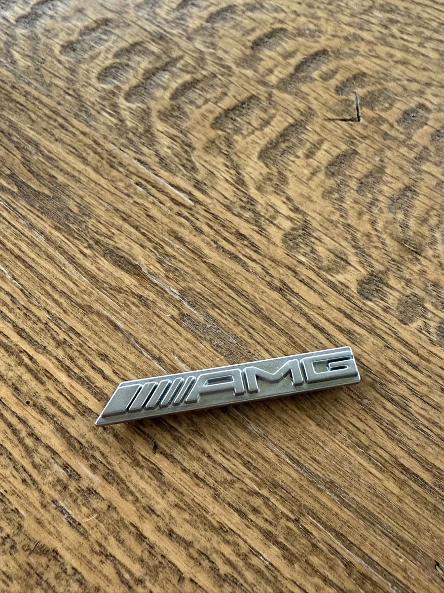 Insegne: Original Mercedes-AMG Logo Emblem – Usato da Strengelbach venduto da Camber 1