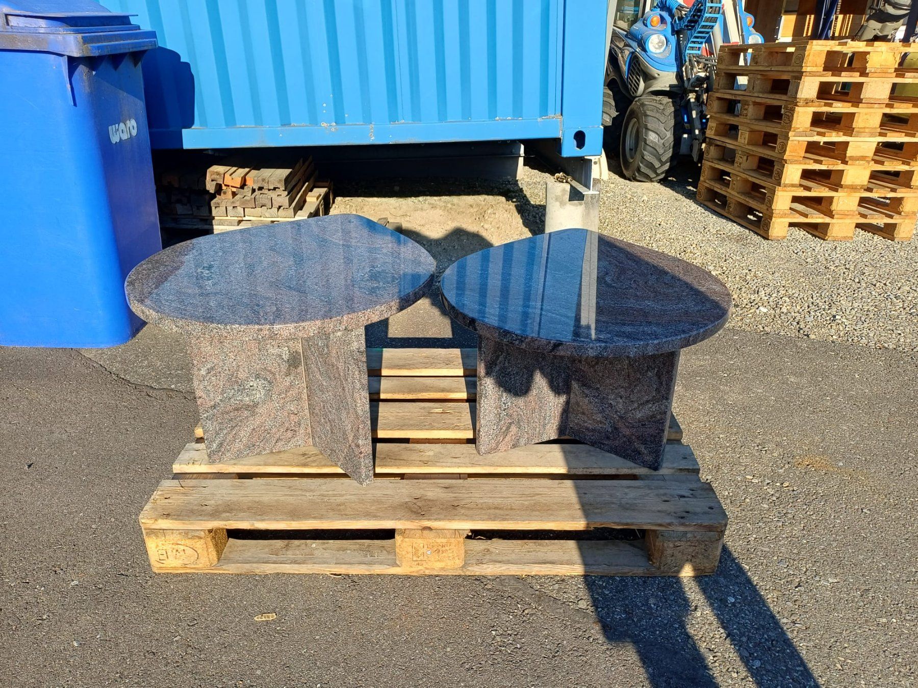 Tischset: Salontisch, Couchtisch 2er Set aus Granit – Gebraucht aus Seengen von artemik 2