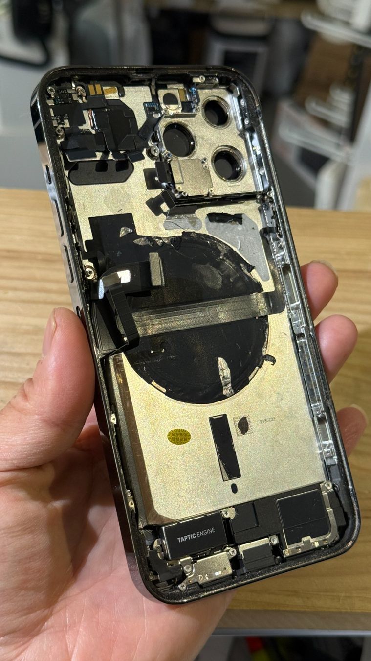 Apple Telefoni cellulari / Smartphones: Châssis iPhone 13 Pro Max Graphite (Original demonté pulled) – Usato da Morges venduto da DA-repa 2