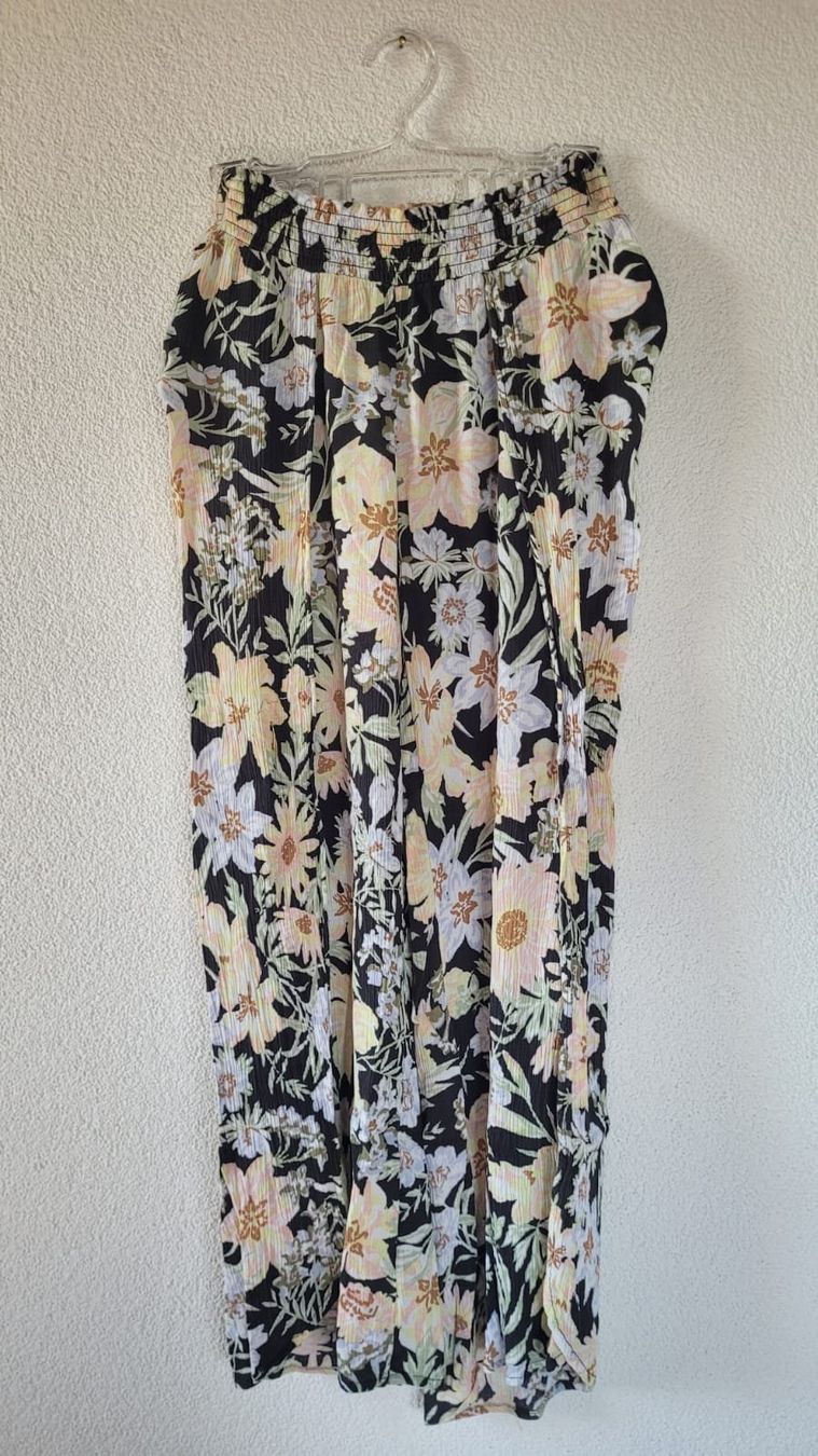 Billabong Hosen: Luftige Blumen Sommerhose, Grösse S/M – Gebraucht aus Zürich von miil0