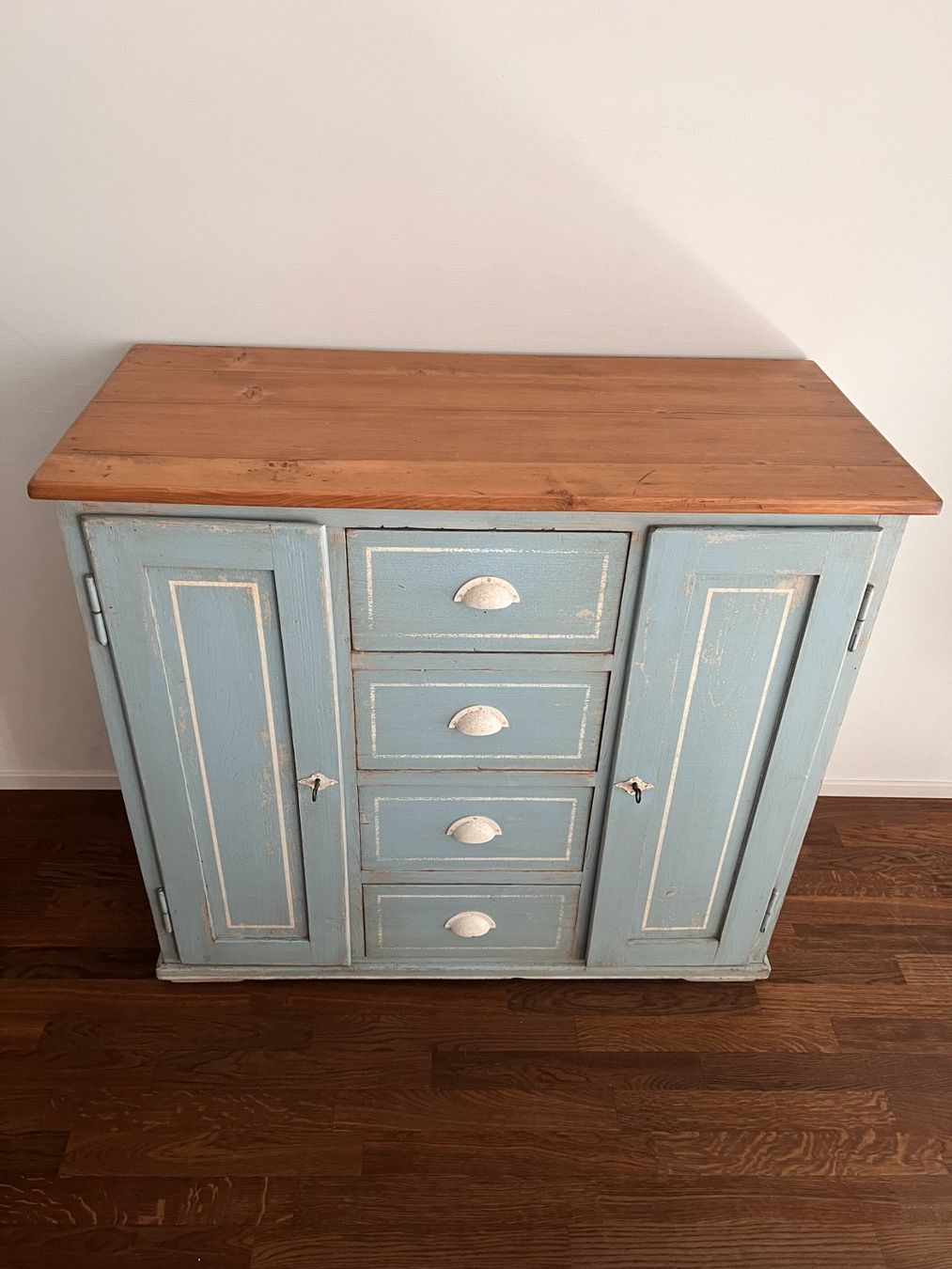 Kommoden: antike Holz-Kommode blau – Gebraucht aus Bern von Guggibern