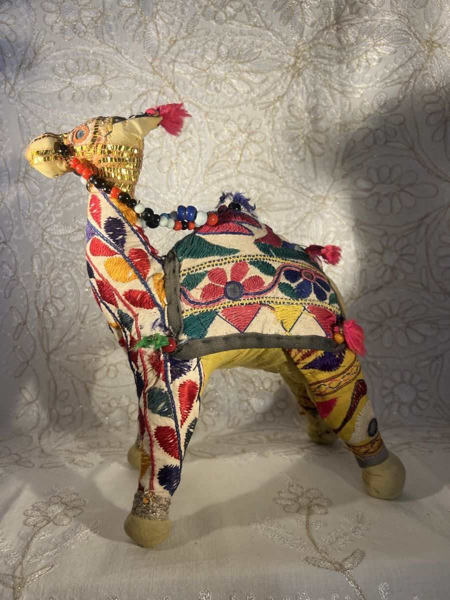 Tutte le decorazioni: Dromadaire Art Textile Rajasthan Vintage brodé main – Usato da Genève venduto da DELIRBEADS
