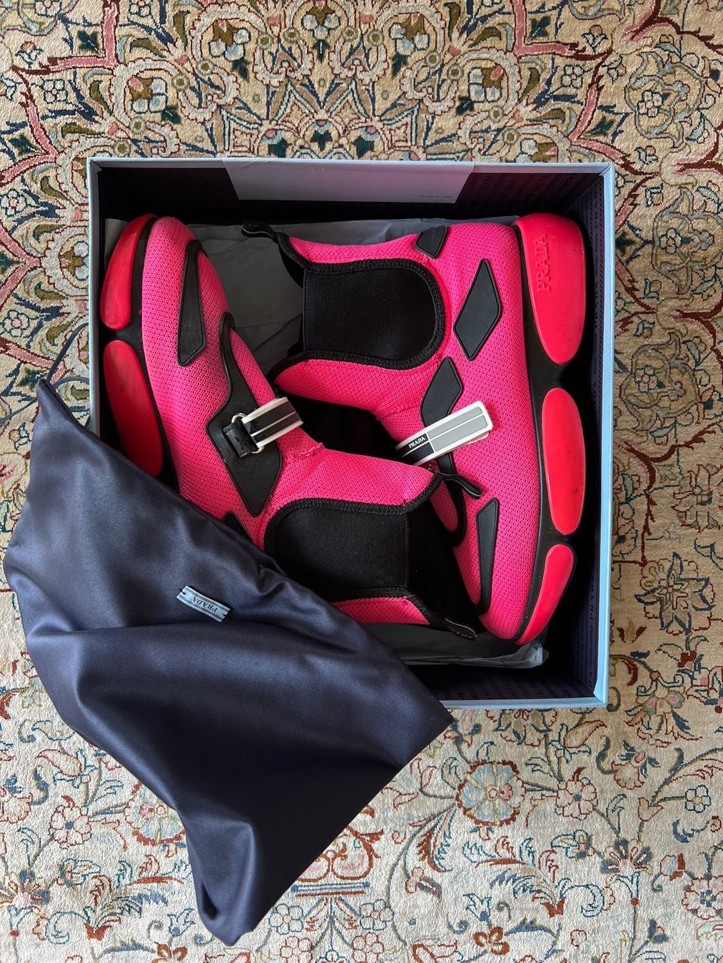 Prada Scarpe da uomo: PRADA Fluoro Pink & Black Trim  Sneaker – Nuovo e nell'imballaggio originale da St.Gallen venduto da 303_7fcf 6