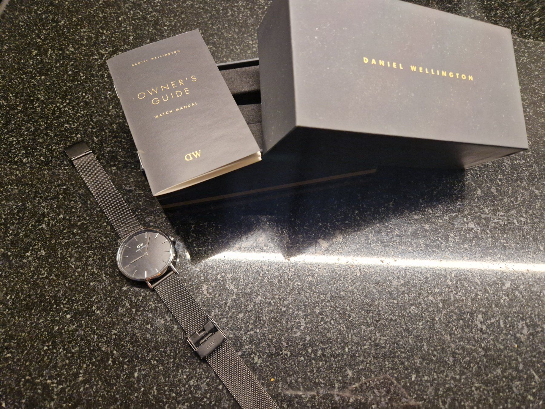 Daniel Wellington Montres: Daniel Wellington Uhr - Mesh – D'occasion à Adlikon b. Regensdorf par MELJO12