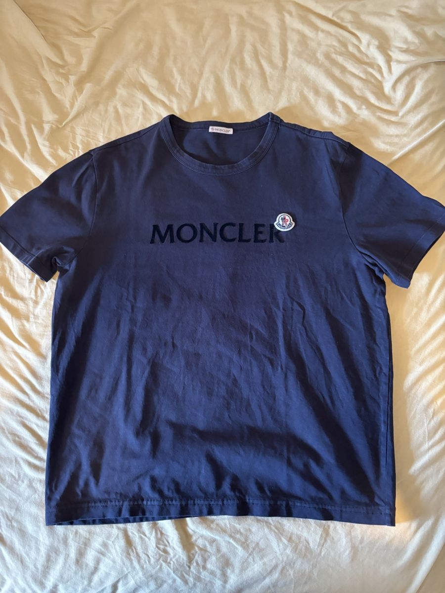 T-shirt: Moncler t-shirt – Usato da Stettlen venduto da jas_m8ld
