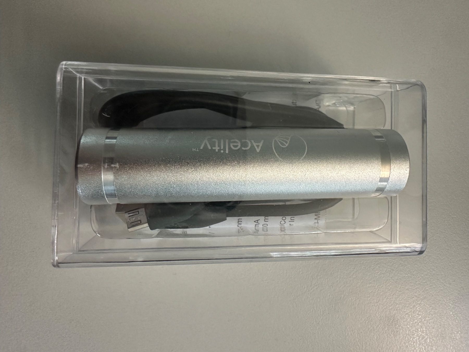 Accus: Powerbank – Neuf avec emballage d'origine à Zürich par S283