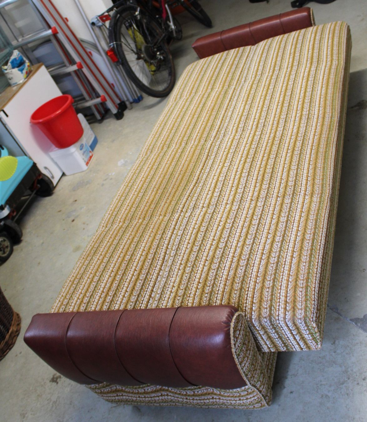 Divani: Retro/Vintage Sofa (SN) – Usato da Schaan venduto da antikes_und_kurioses 3