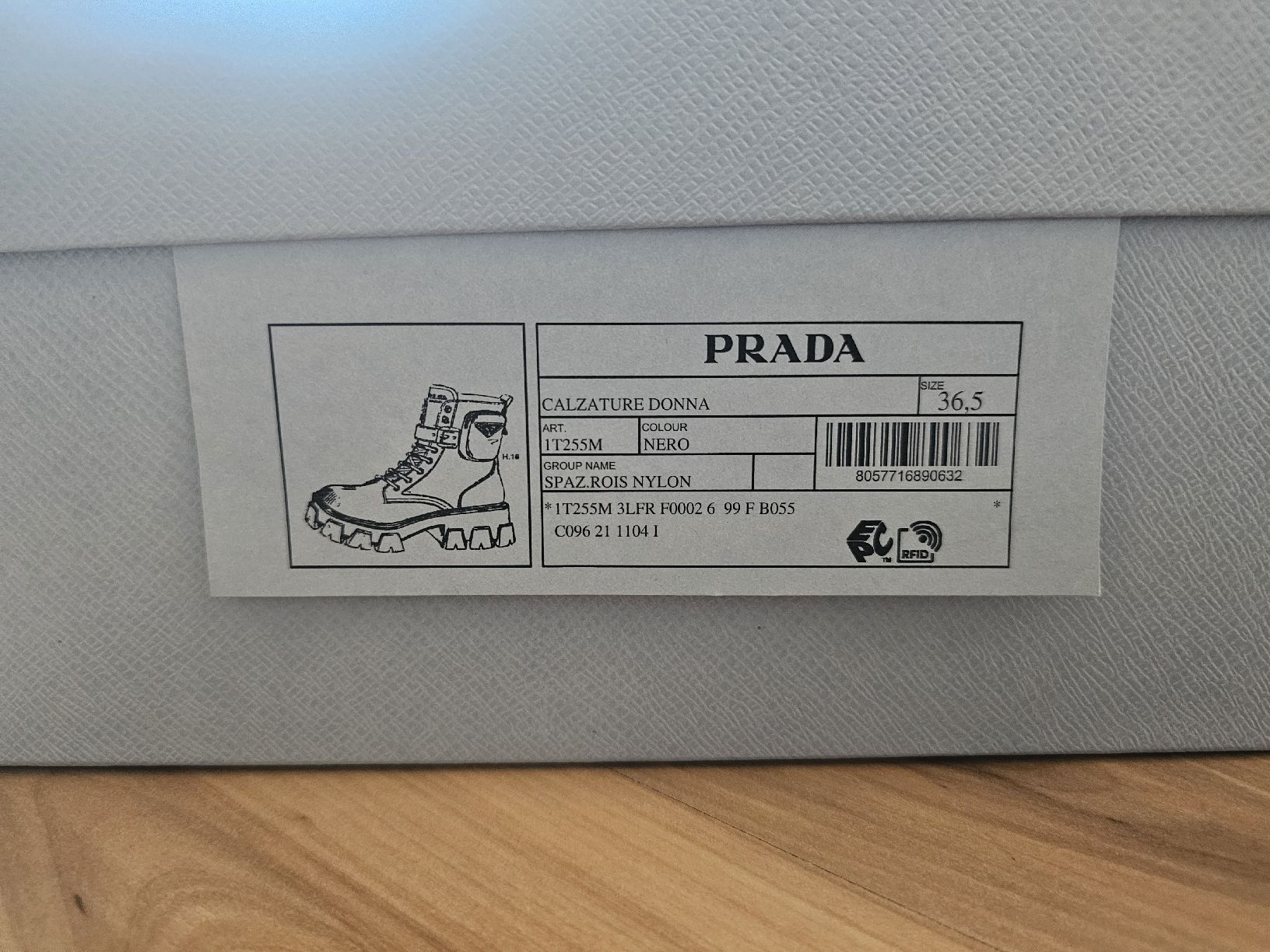 Prada Scarpe da donna: Prada Monolith Brushed Rois Leather & Re-Nylon Boots – Usato da Basel venduto da NamiNeko 2
