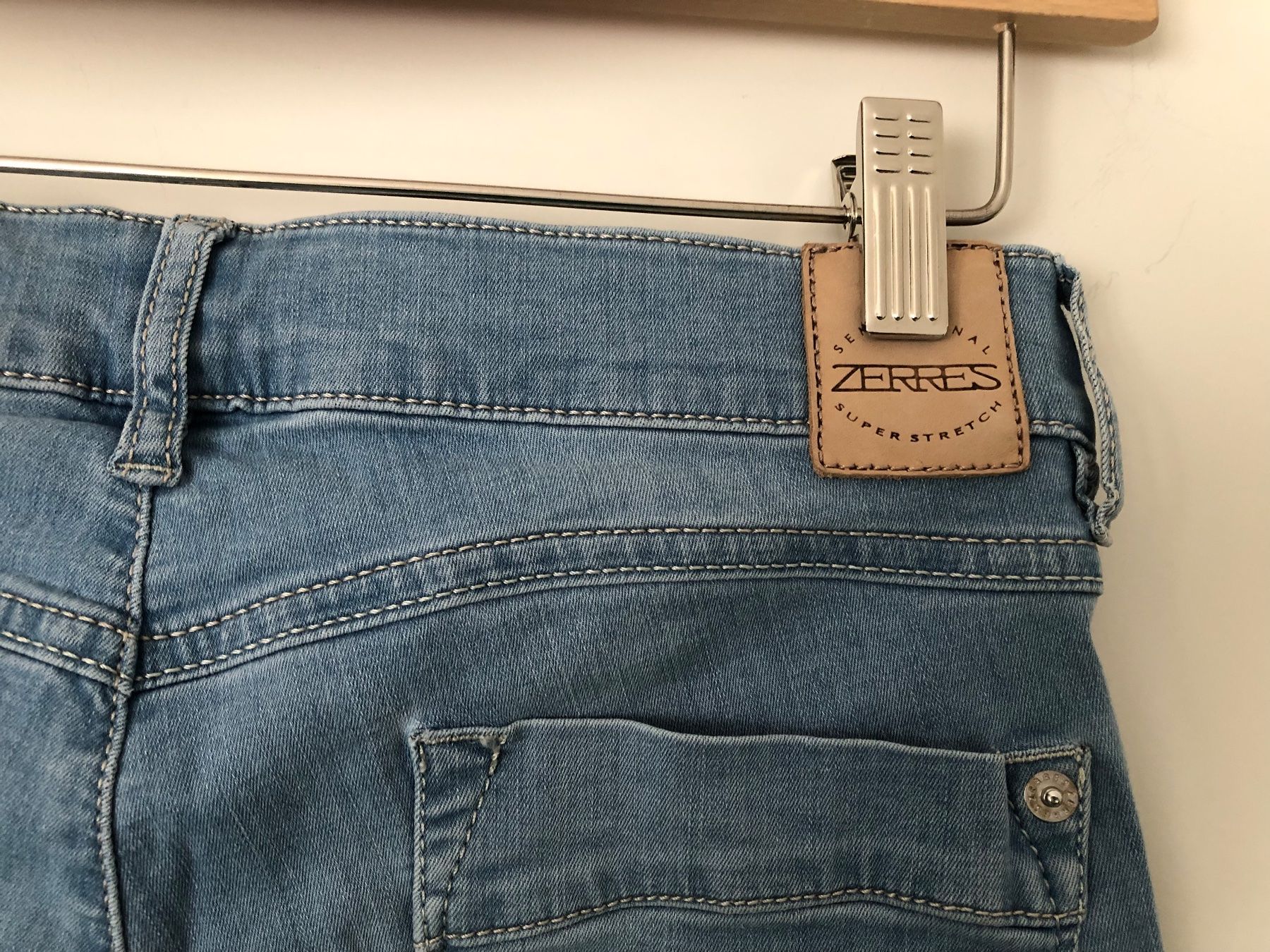 Jeans: Jeans – Nuovo (secondo la descrizione) da Arlesheim venduto da leyRum4.5 4
