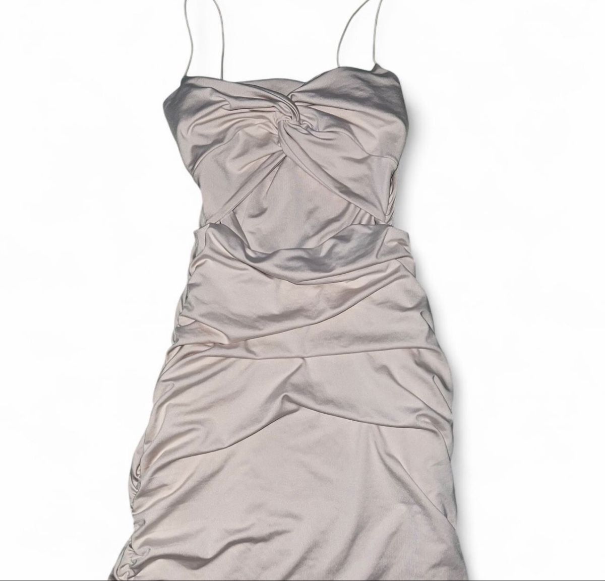 Oh Polly Vestiti: Oh Polly Nude Ruched Dress – Nuovo (secondo la descrizione) da Zürich venduto da ane_t5cg 1