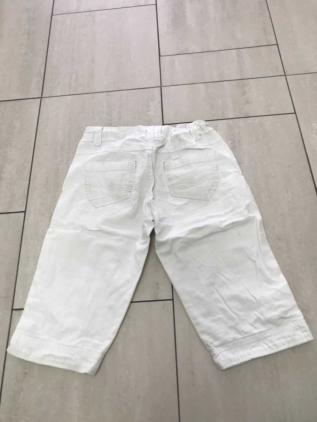 Zara Hosen: Jeans Shorts Zara weiss Gr.128 – Gebraucht aus Wädenswil von JJ15 1