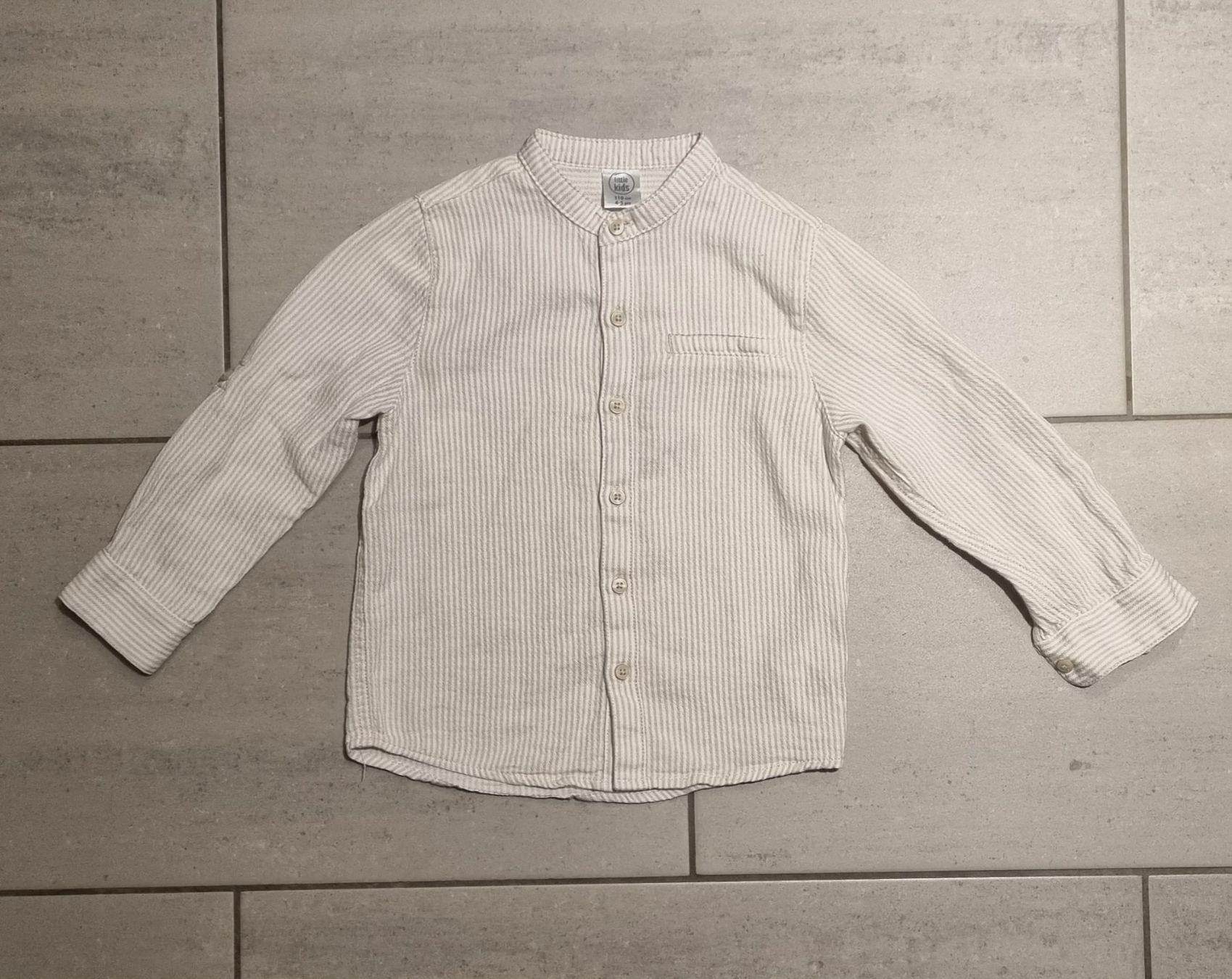Camicie, T-shirt & Polo: Gestreiftes Hemd Grösse 110 – Usato da Flumenthal venduto da Krajan