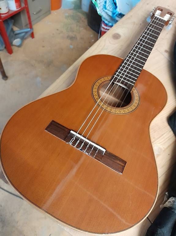 Strumenti musicali: Guitar clasique enfant – Usato da Lausanne venduto da EdwinBOSU