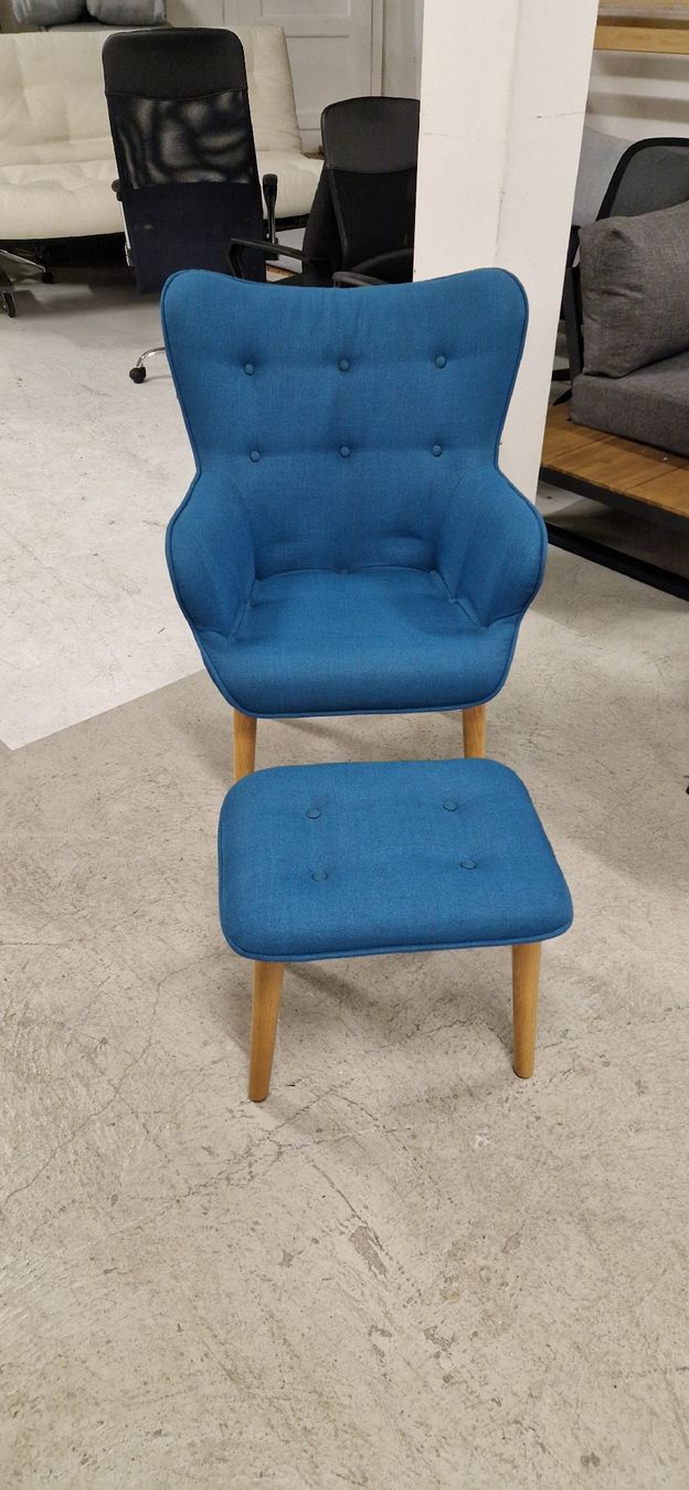 Poltrone: Sessel mit Hocker neu – Nuovo e nell'imballaggio originale da Lützelflüh-Goldb venduto da Rampenverkauf_72_ 4