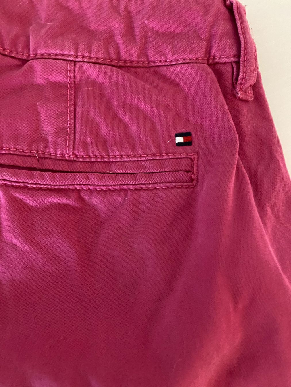 Tommy Hilfiger Pantalons: Hose Tommy Hilfiger pink 34/36 – D'occasion à Oberglatt ZH par jul_nhy7 2