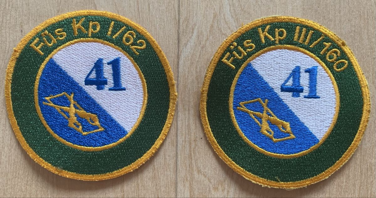Armée suisse Plaquettes & Badges: 2 Badges Infanterie – D'occasion à Goldingen par Bergler012