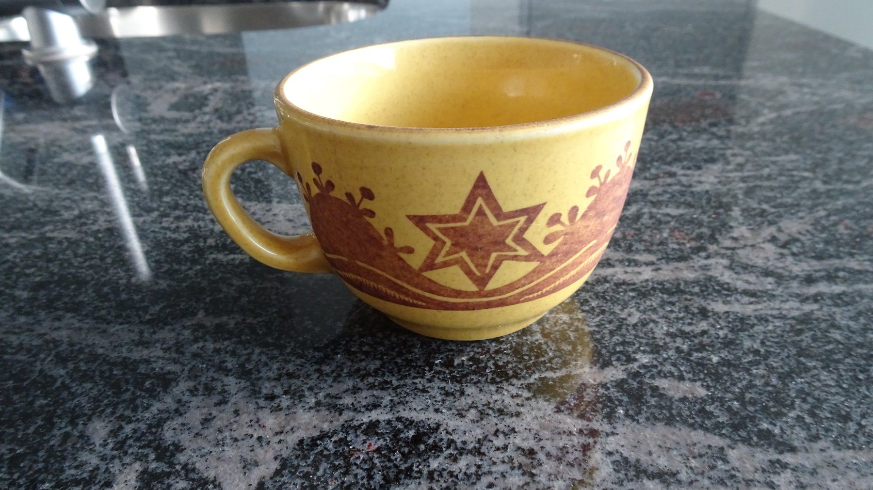Rössler Tazze: RÖSSLER HELLBRAUNE TASSE MIT WEIHNACHTSBILD Dessignklassiker – Usato da Zürich venduto da Roulet 3