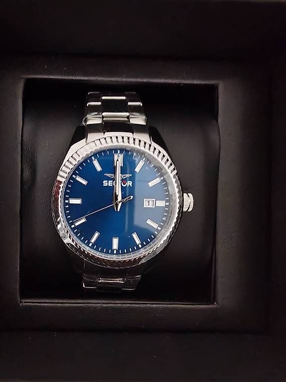Orologi: MONTRE SECTOR NO LIMITS HOMME - NEUVE – Usato da Penthaz venduto da Perfect68