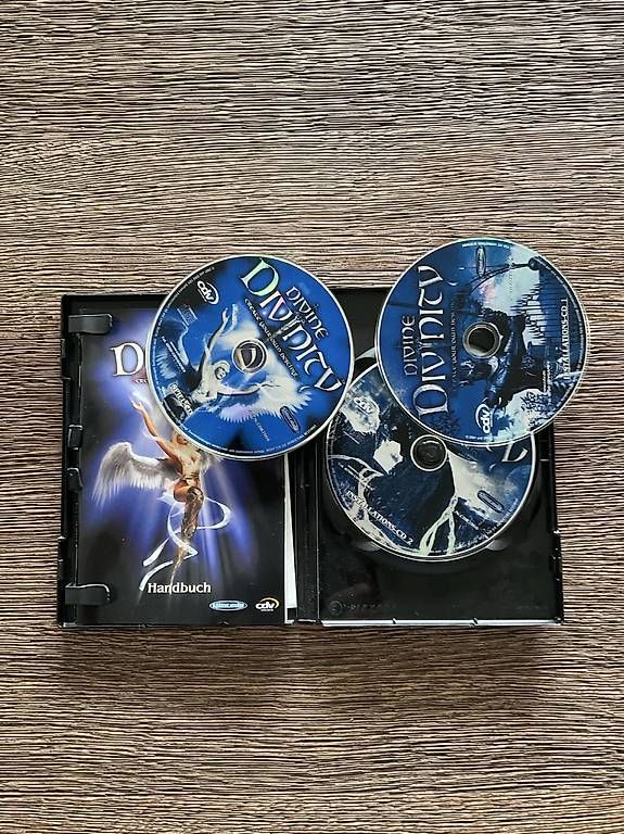 Jeux: Divine Divinity PC  Larian Studios  3 CDs Deutsch – D'occasion à Bülach par wei_w5tw 1