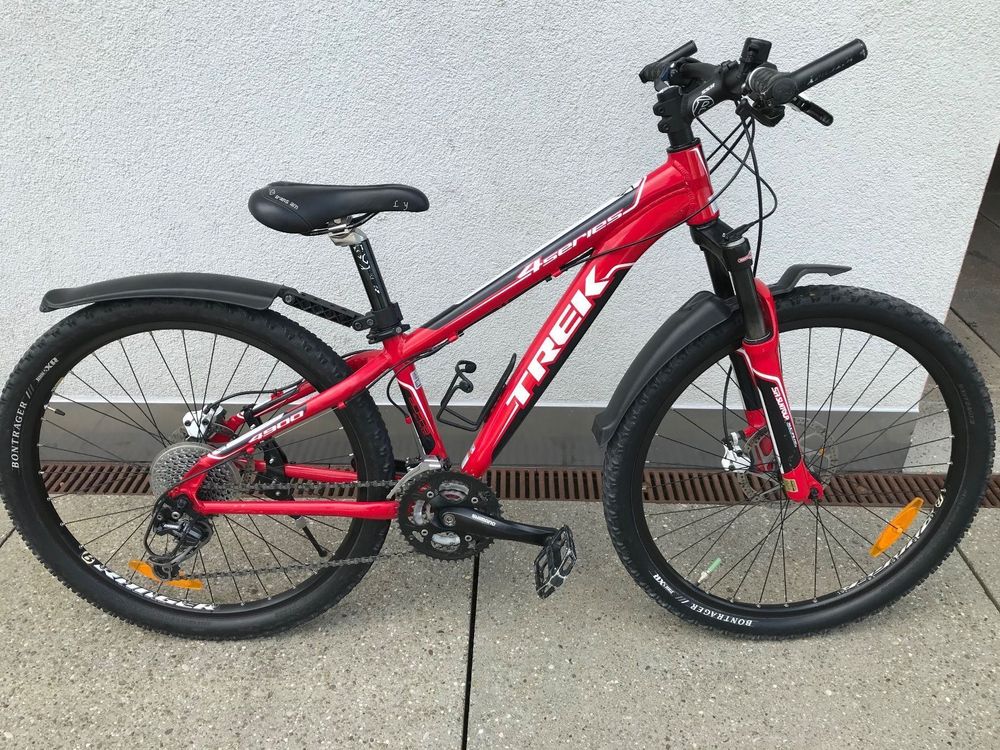 Trek 4900 deals black red