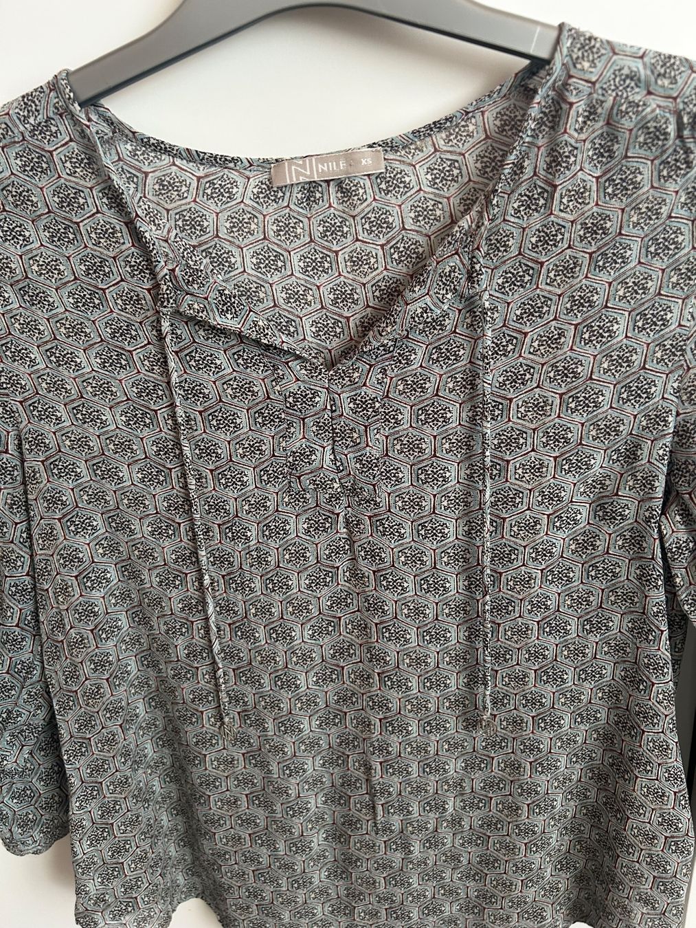 Nile Blusen: Nile Bluse gr XS 100% Viskose – Gebraucht aus Scherz von Mandarine8 1