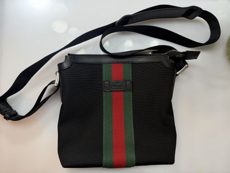 Gucci Umhängetasche, Schwarz - Top Zustand!