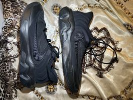 Chaussures neuves Nike Noires taille 44.5