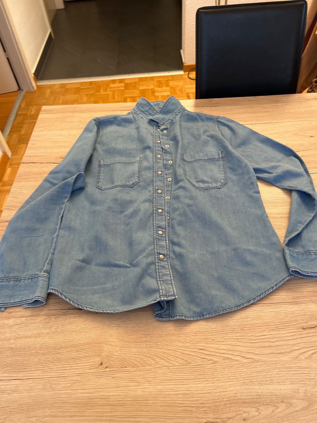 Lotti di vestiti: Lot de vêtements – Usato da La Chaux-de-Fonds venduto da GabrielaKlein 2