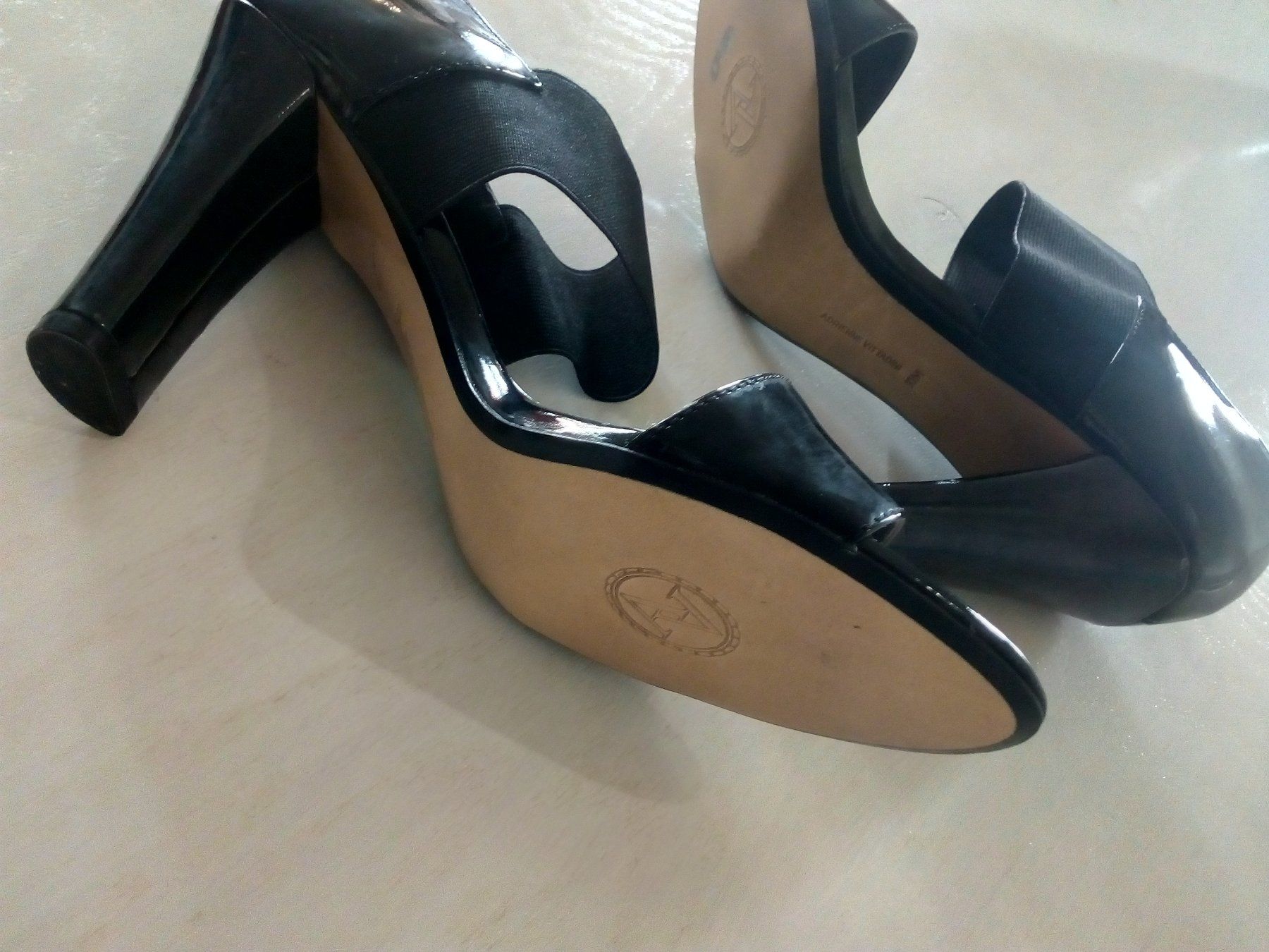 Scarpe da donna: Adrienne Vittadini Top Designer Shoe Chic & Stylish – Nuovo (secondo la descrizione) da Adliswil venduto da ProperD 3