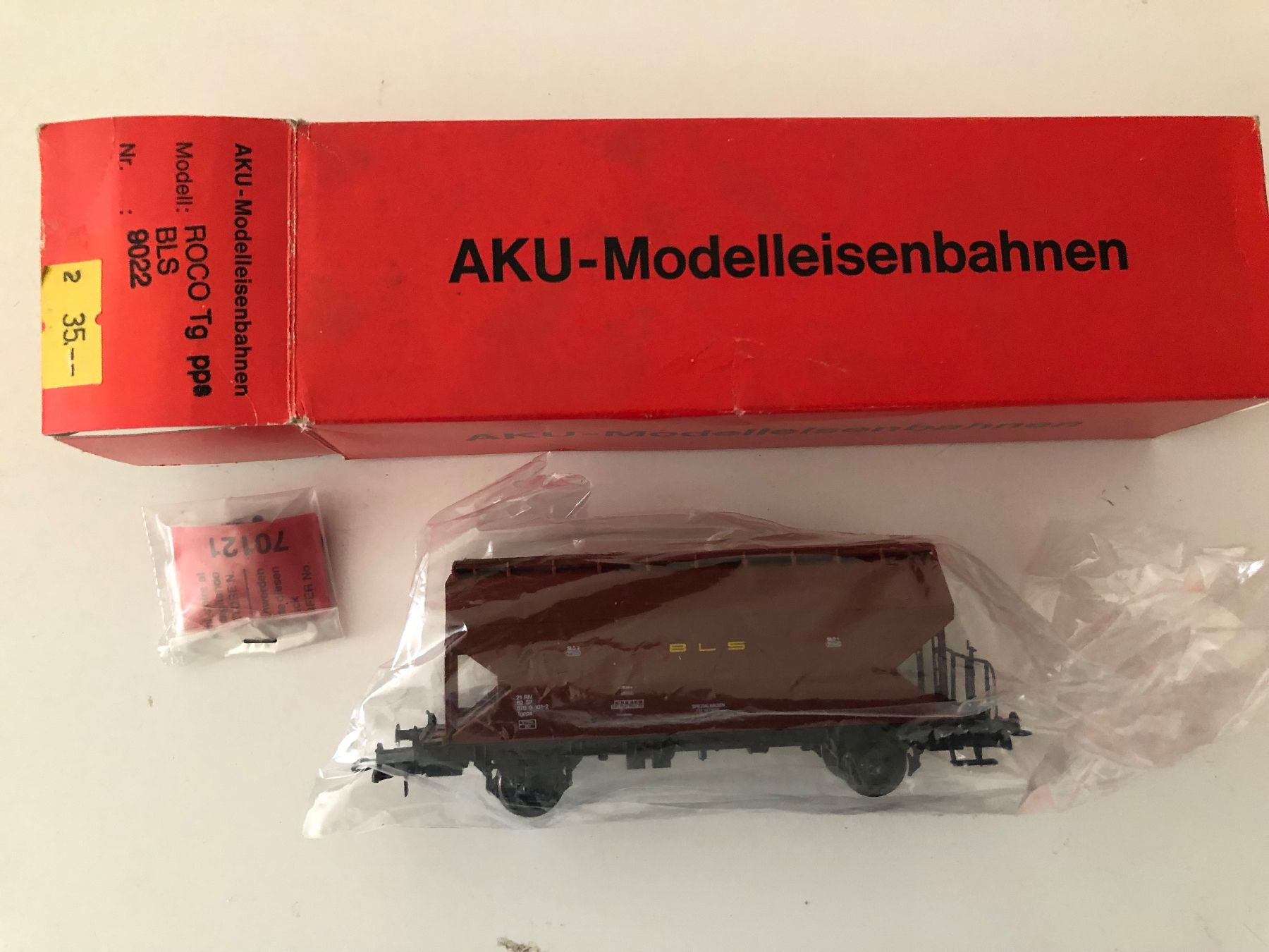 Aku Modellini di ferrovie: AKU 9022 BLS NEU – Nuovo e nell'imballaggio originale da Ostermundigen venduto da Garmin03