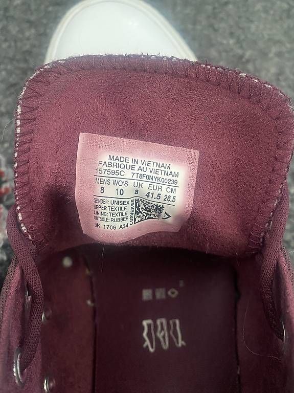 Converse Scarpe da uomo: Converse Bordeaux kurz in Grösse 41.5 – Usato da Herrenschwanden venduto da ale_5ggz 1